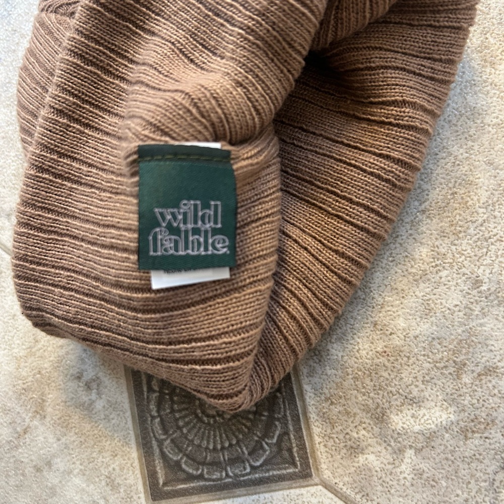 Carhartt Cream Cuffed Beanie & Wild Fable Brown Ribbed Beanie Set - Picture 4 of 4